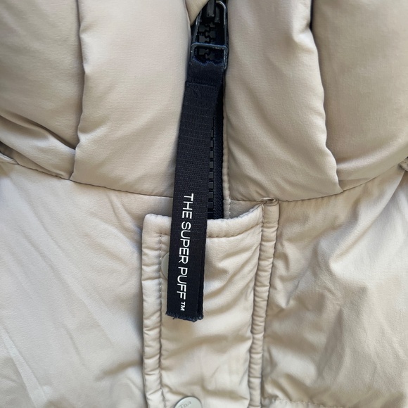 Aritzia Super Puff in regular length - Picture 2 of 10